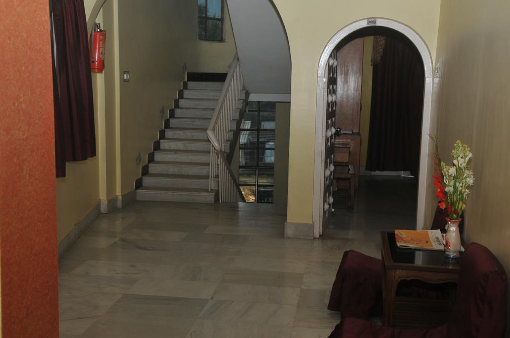 New Hotel White Palace Calcutta Exteriör bild