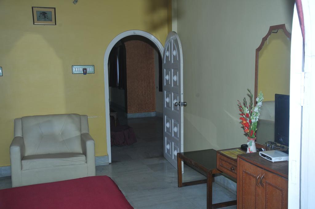 New Hotel White Palace Calcutta Exteriör bild