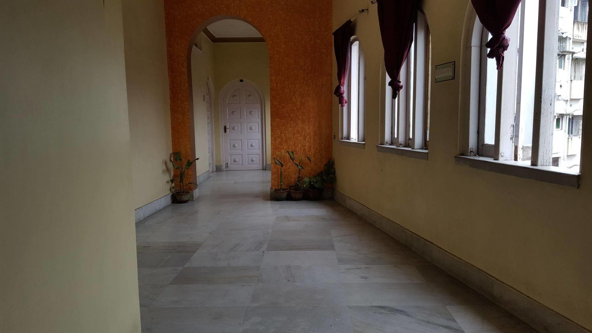 New Hotel White Palace Calcutta Exteriör bild