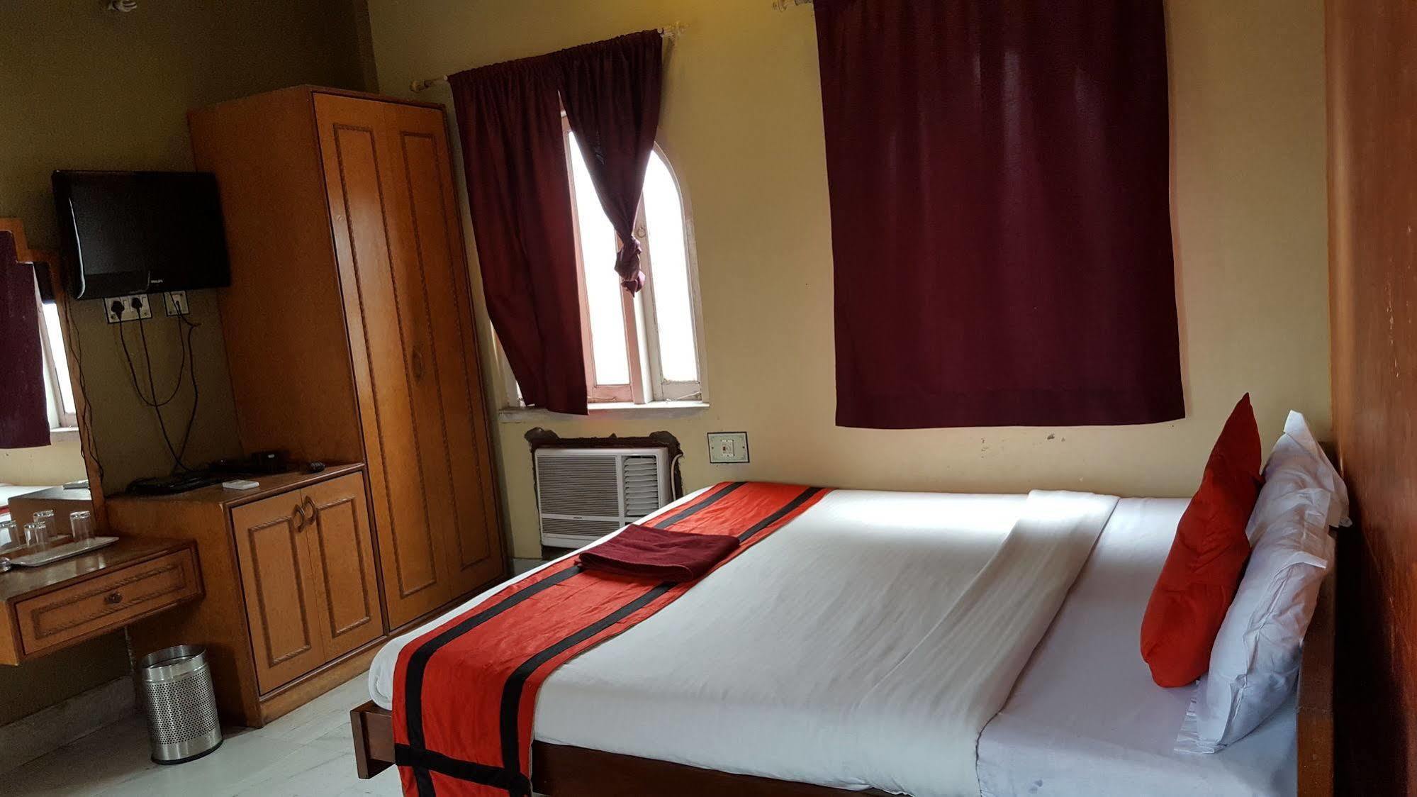 New Hotel White Palace Calcutta Exteriör bild