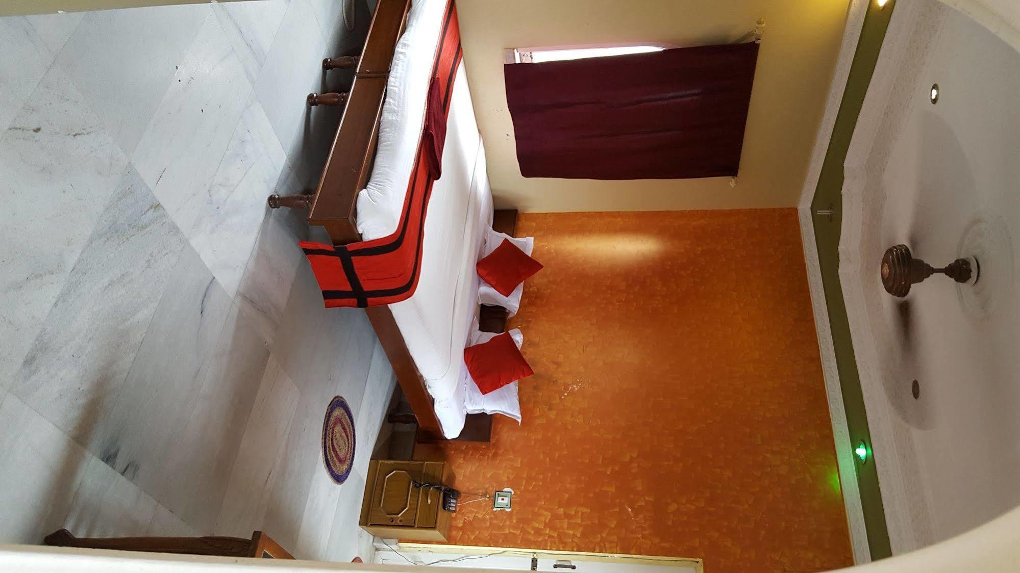 New Hotel White Palace Calcutta Exteriör bild